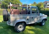 Land Rover Defender 90 SW - - Land Rover Defender: Beige