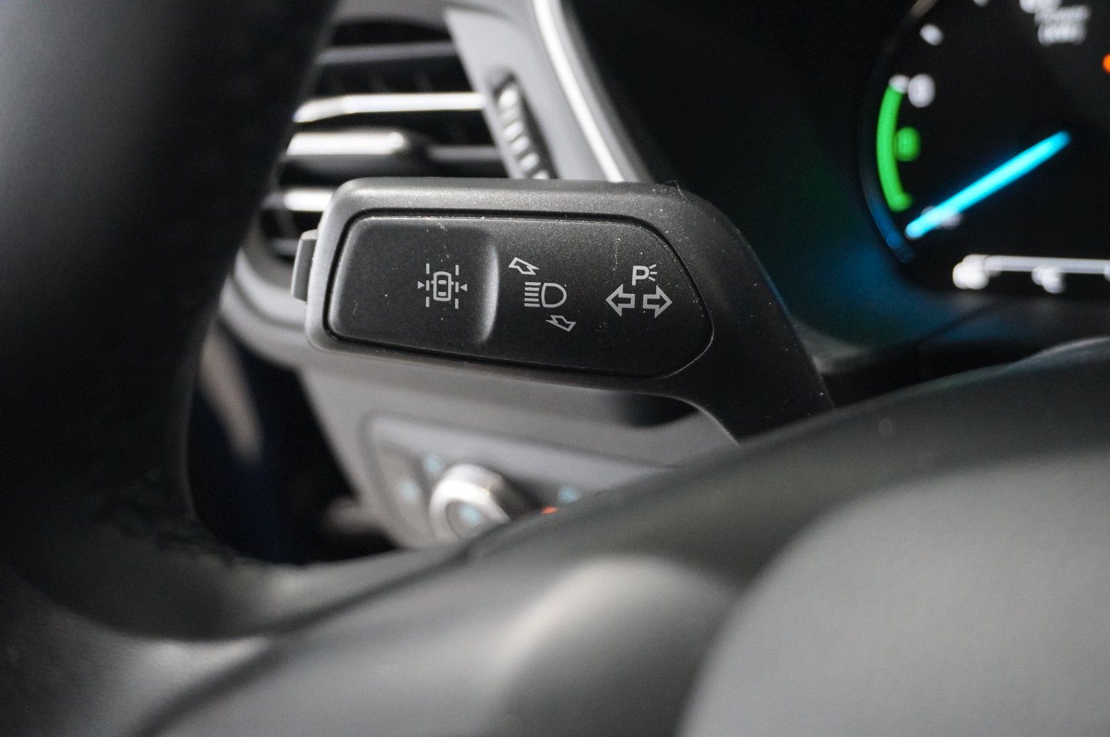 Fahrzeugabbildung Ford Kuga 2.5 HYBRID COOL & CON. NAVI/LED/SPORT/DAB+