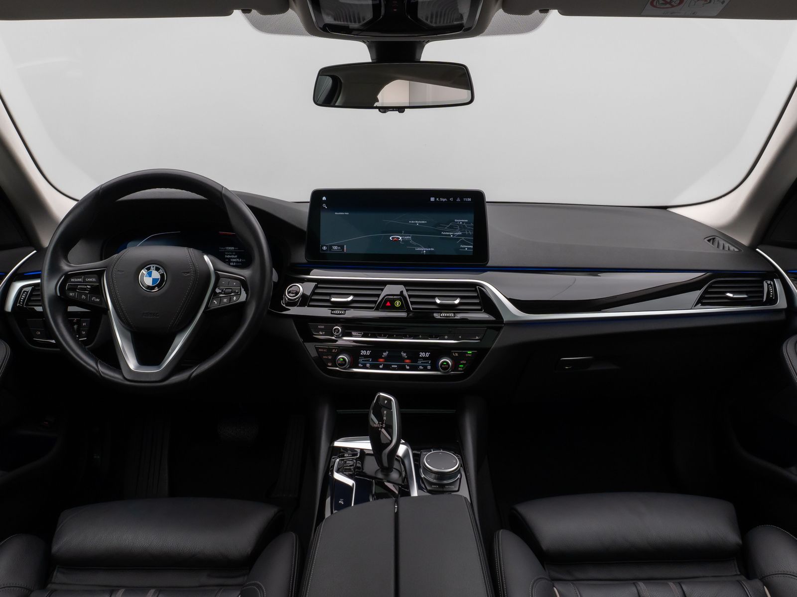 Fahrzeugabbildung BMW 530d Panorama Laser Kamera HUD DAB HiFi Komfort