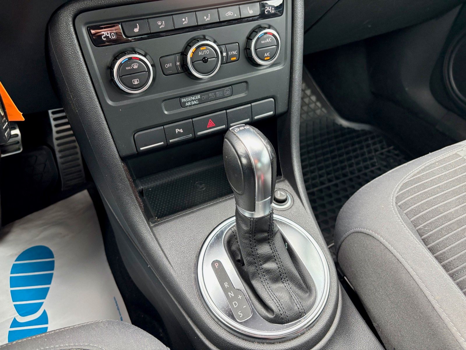 Fahrzeugabbildung Volkswagen Beetle 2.0 TSI DSG SPORT Navi Pano Xenon 147 kW