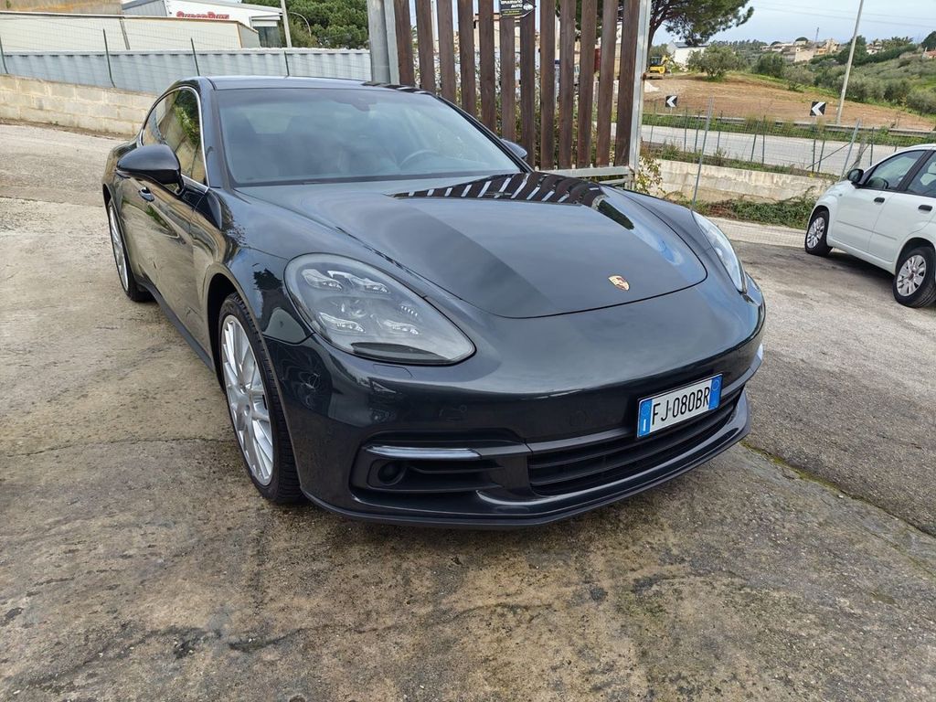 Image of Porsche Panamera