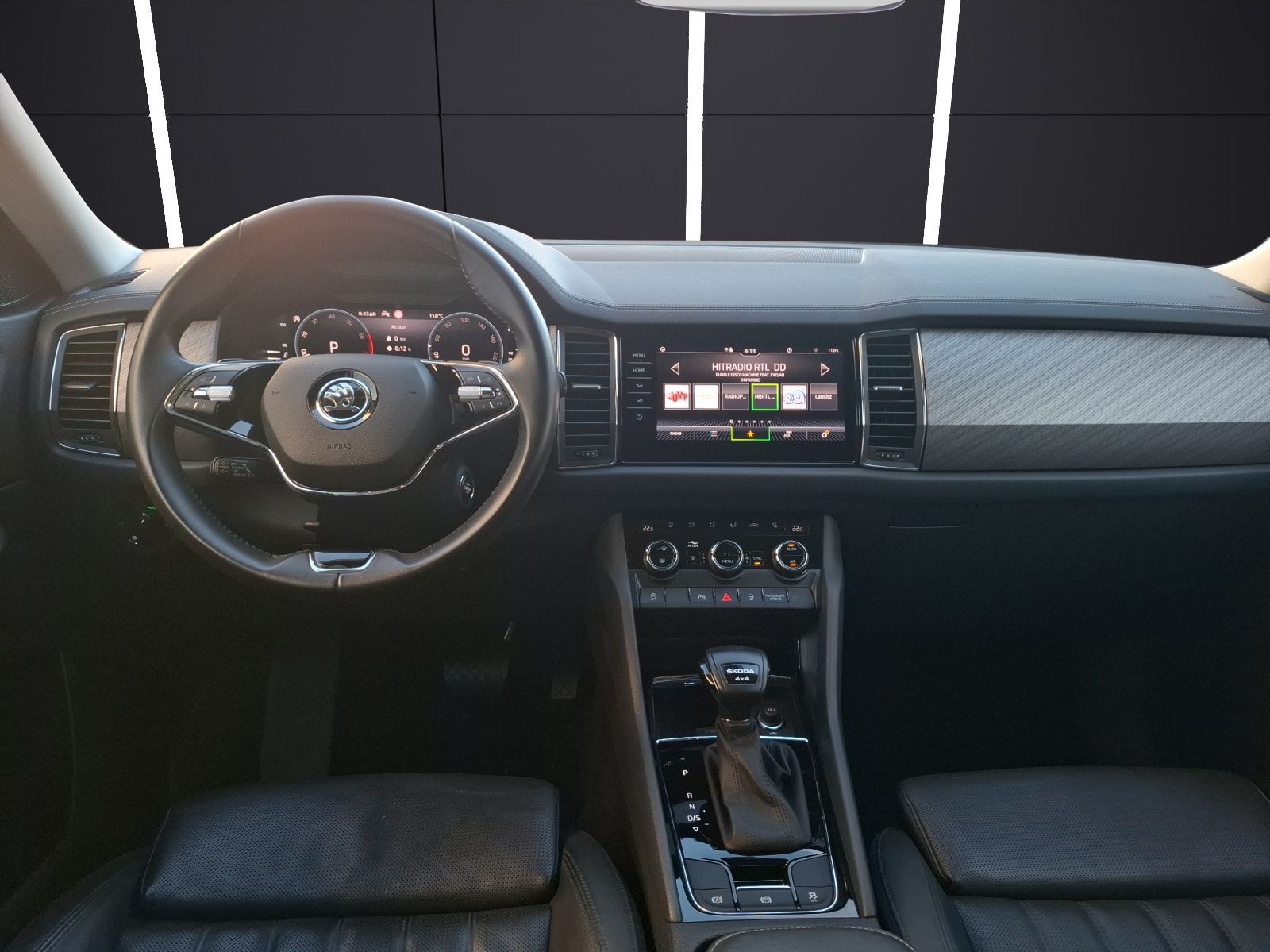 Fahrzeugabbildung SKODA Kodiaq TSI Style DSG 4x4 Standhzg. Matrix Navi L