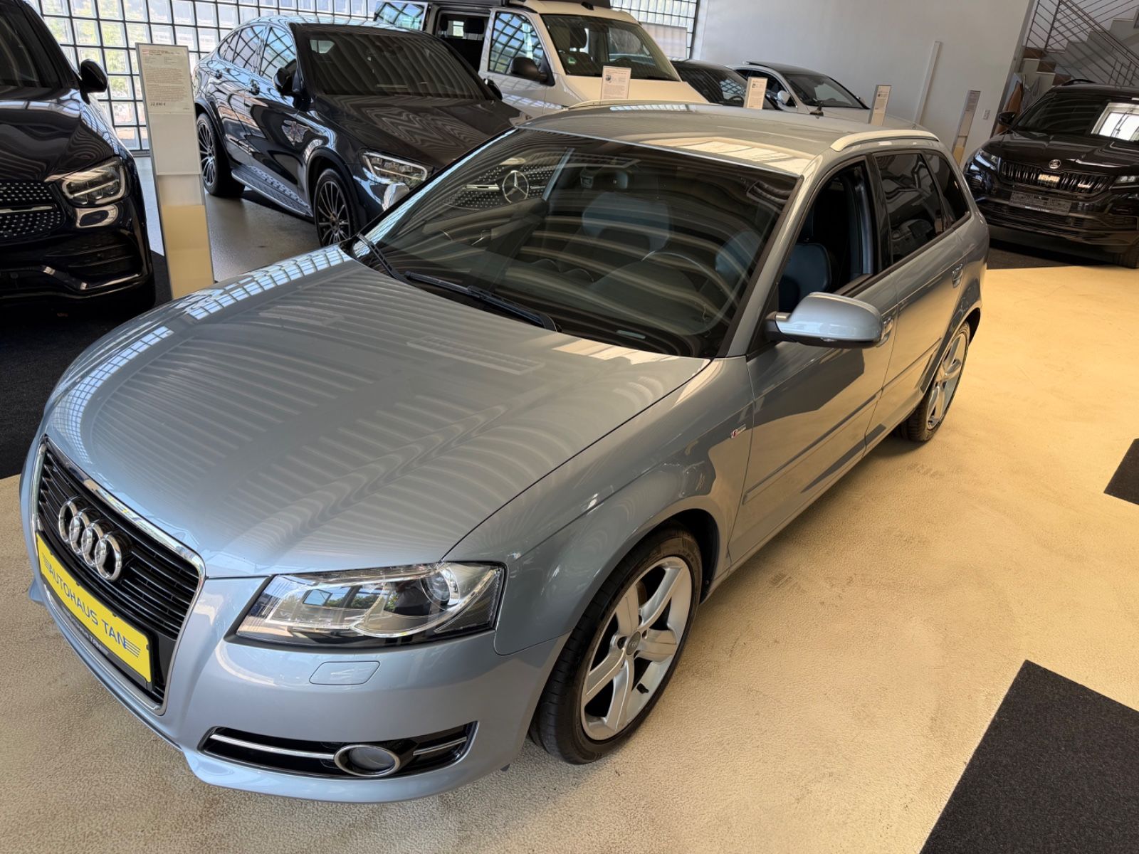 Fahrzeugabbildung Audi A3 Sportback 1.8 TFSI S line Sportpaket plus
