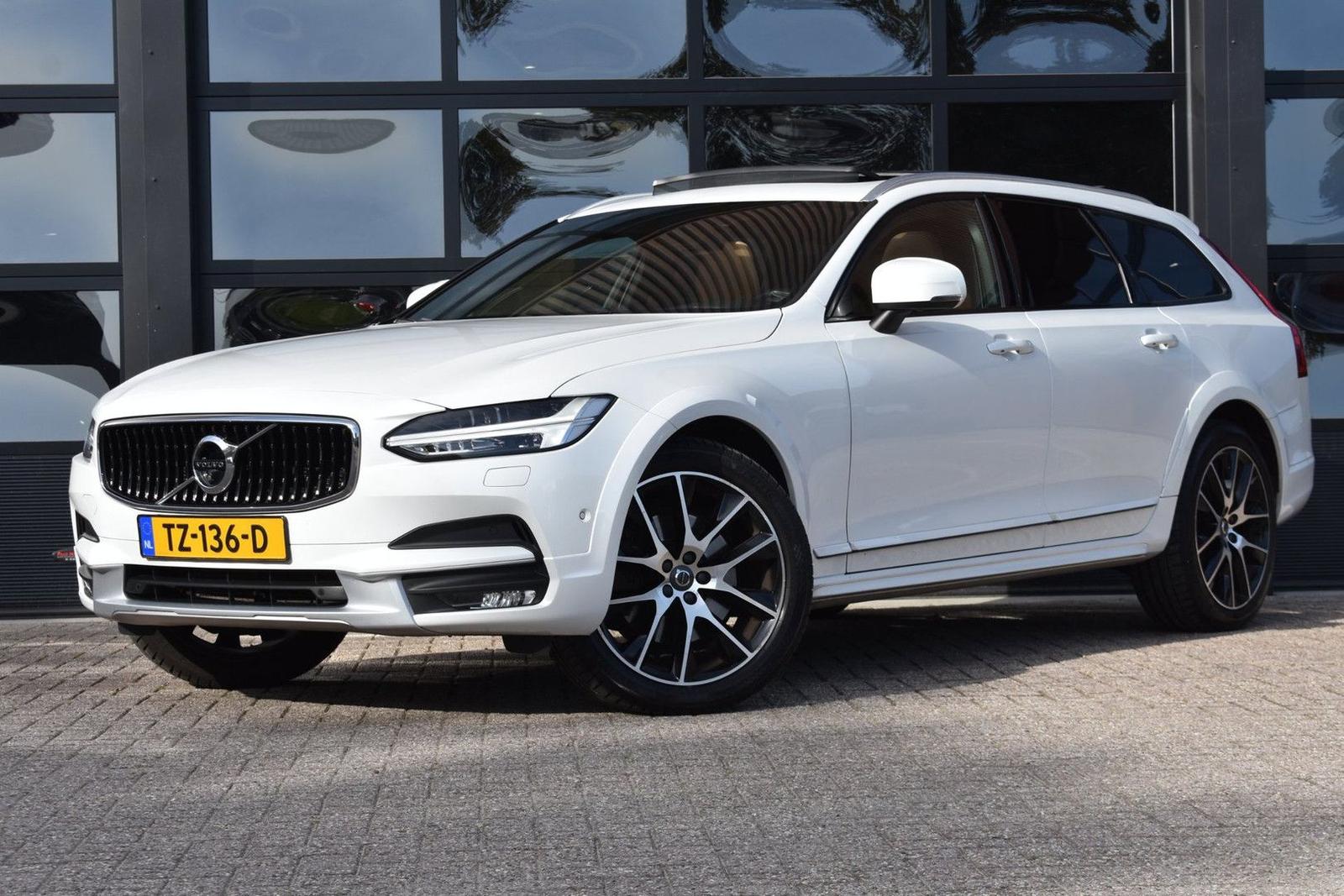 Volvo V90 Cross Country
