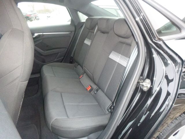 Fahrzeugabbildung Audi A3 Limo 30 TDI >AUT/NAVI/Sitzheiz/PDC<