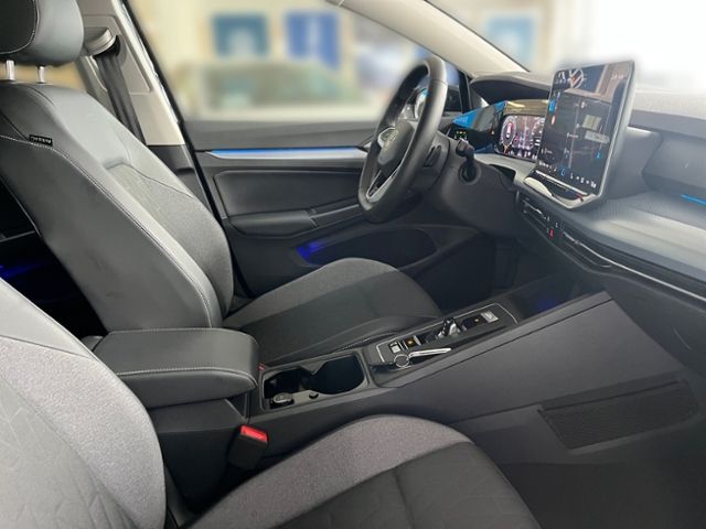Fahrzeugabbildung Volkswagen Golf 1.5 eTSI DSG GOAL MATRIX NAVI AHK GJR