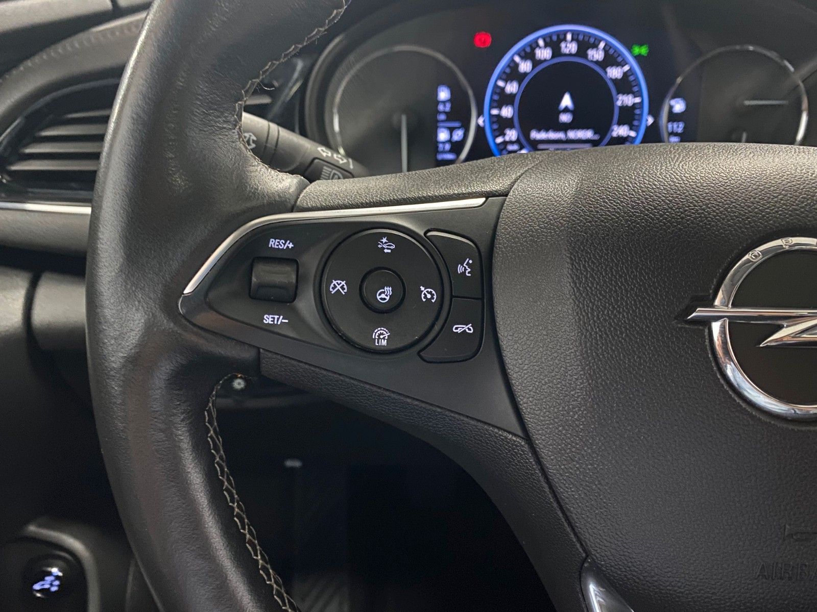 Fahrzeugabbildung Opel Insignia 1.5 Turbo Business Innovation ST+PANORA