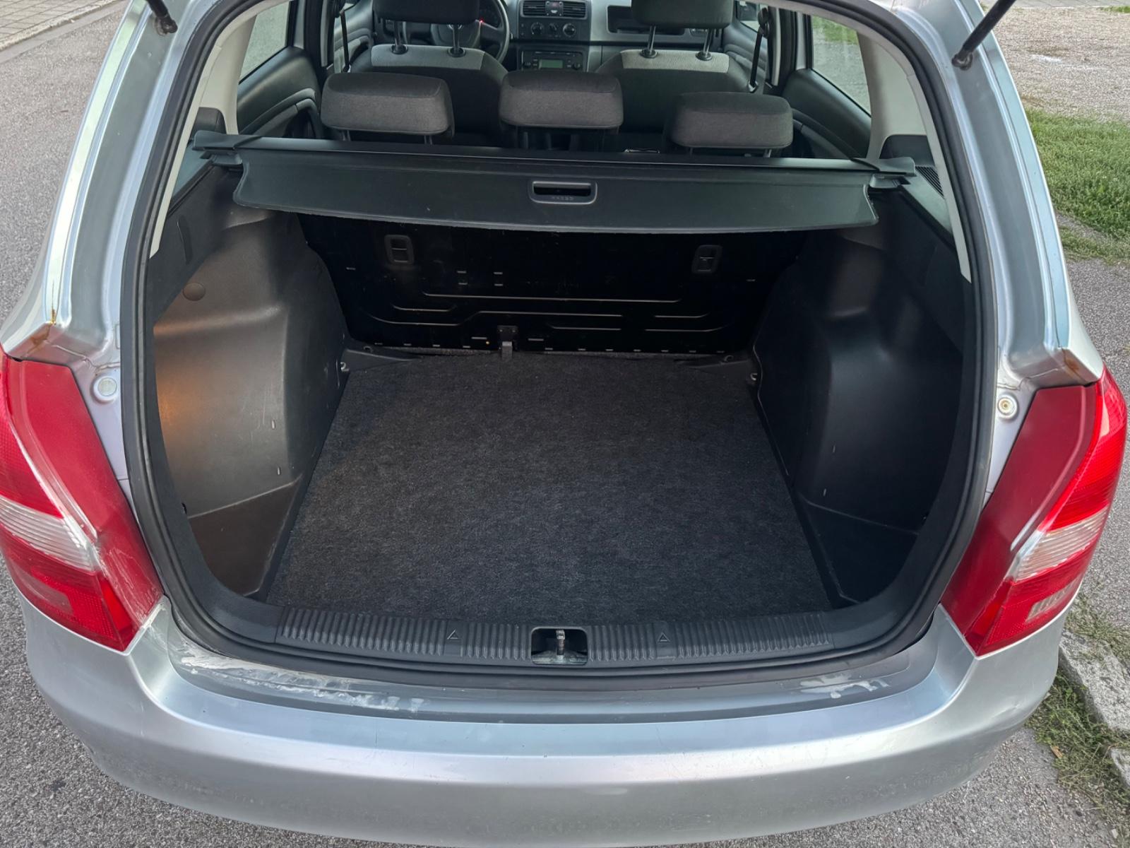 Skoda Fabia 2011 — photo 12