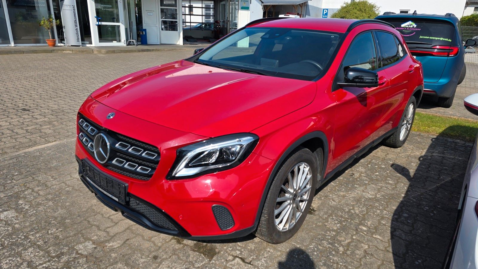 MERCEDES-BENZ GLA 200 ACC