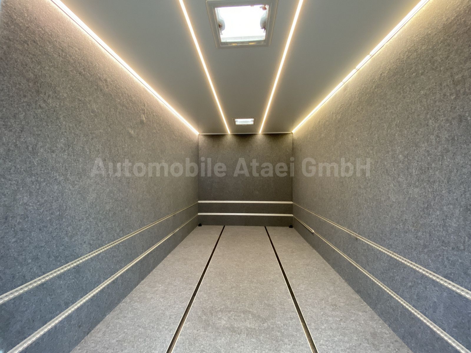 Fahrzeugabbildung Mercedes-Benz Sprinter 319 V6 *MAXI* KAMERA+DISTRONIC (1132)
