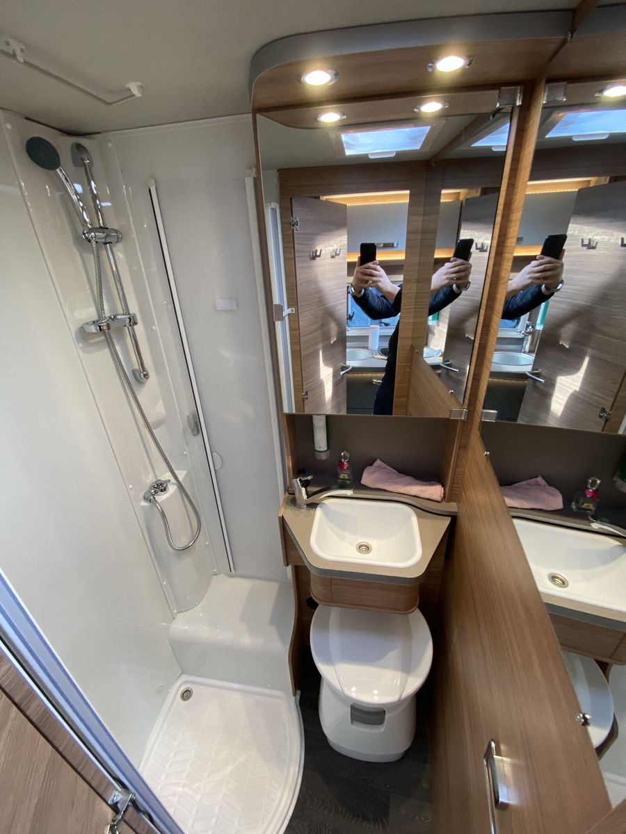 Fahrzeugabbildung Weinsberg CaraCompact MB EDITION PEPPER 640 MEG