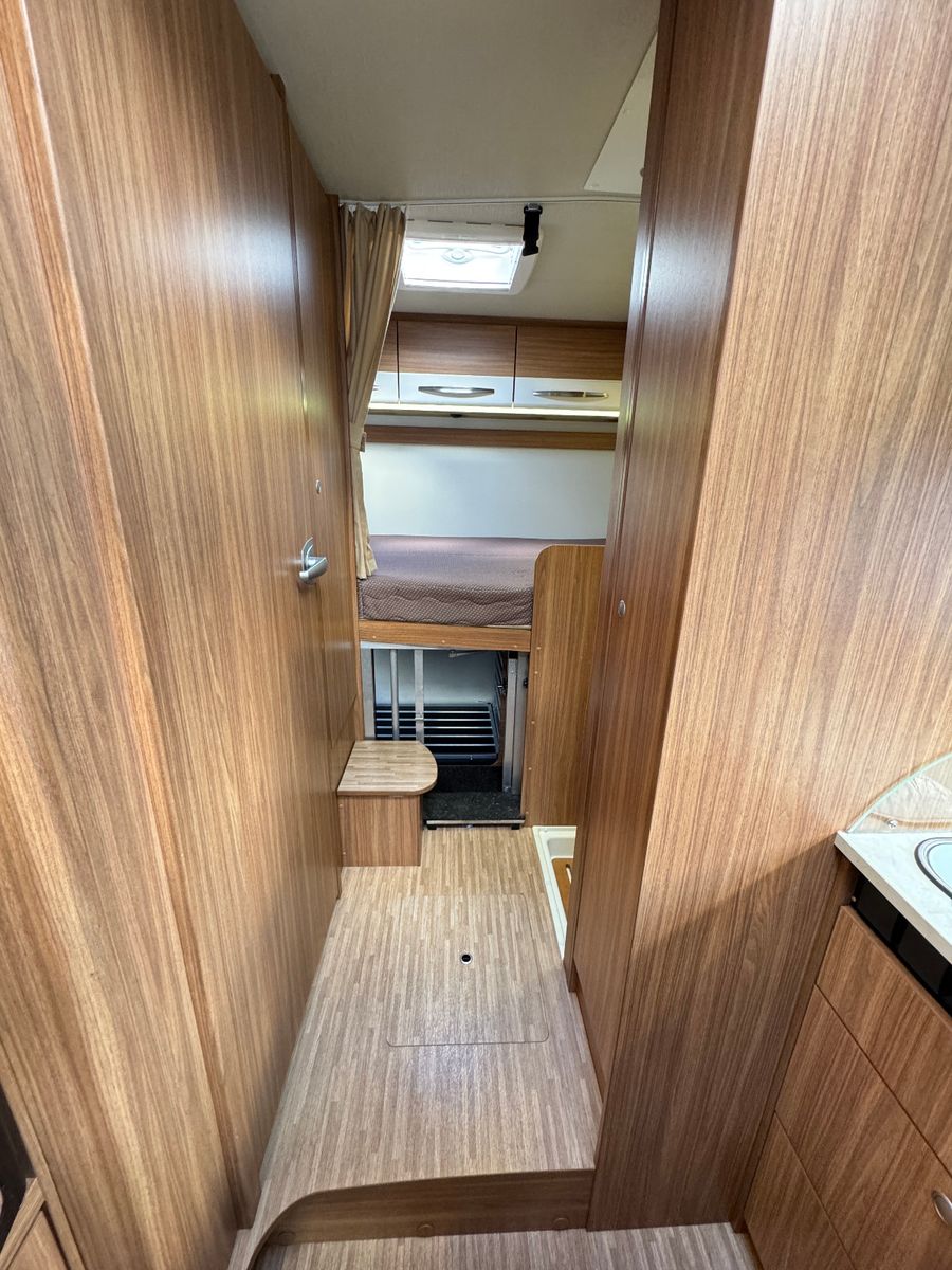 Fahrzeugabbildung Carado T 334 FIAT DUCATO AUTOMATIK SOLAR TV SAT AHK CAM