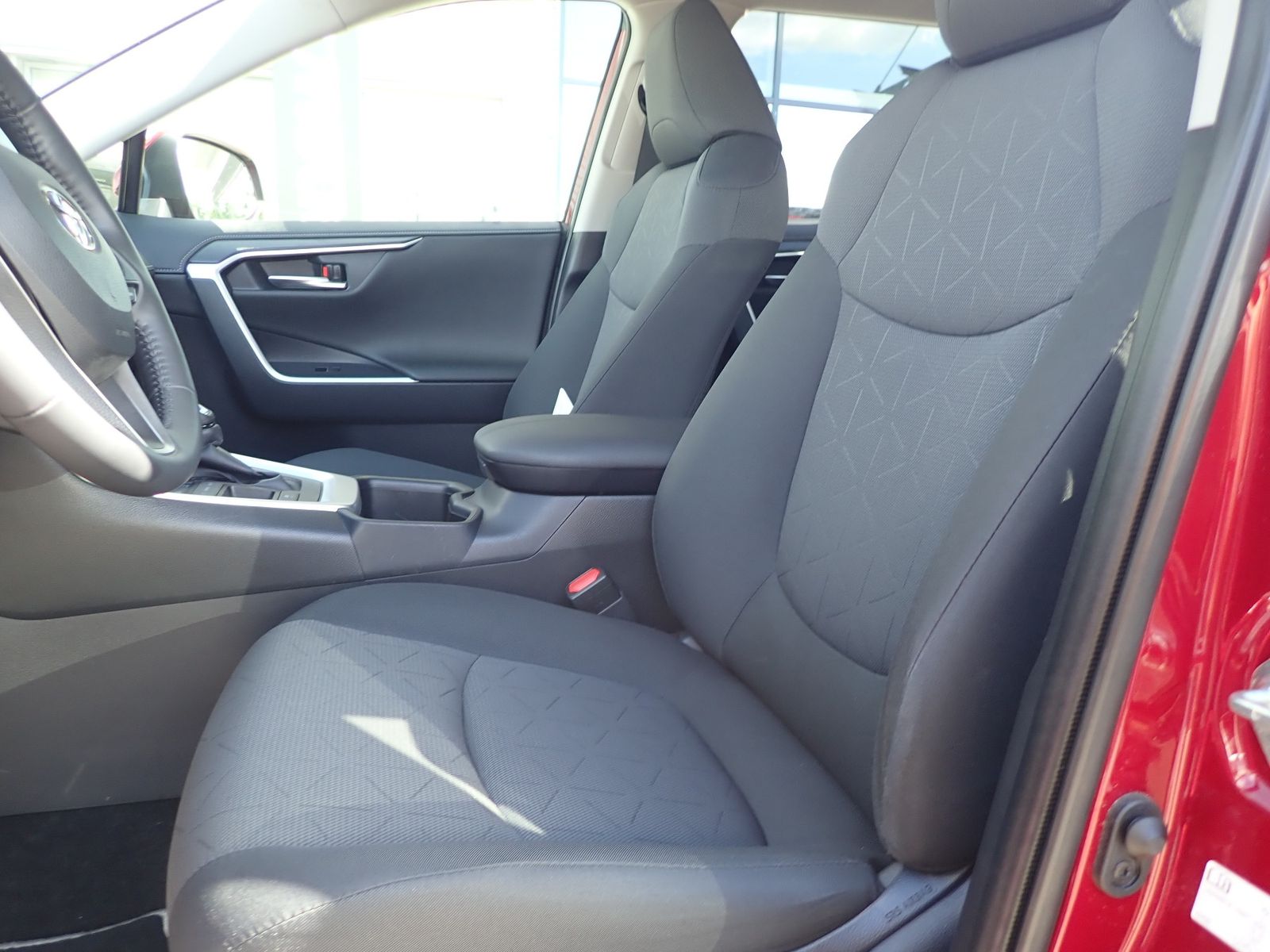 Fahrzeugabbildung Toyota RAV 4 2.5 Hybrid 4x2 Team Deutschland AHK