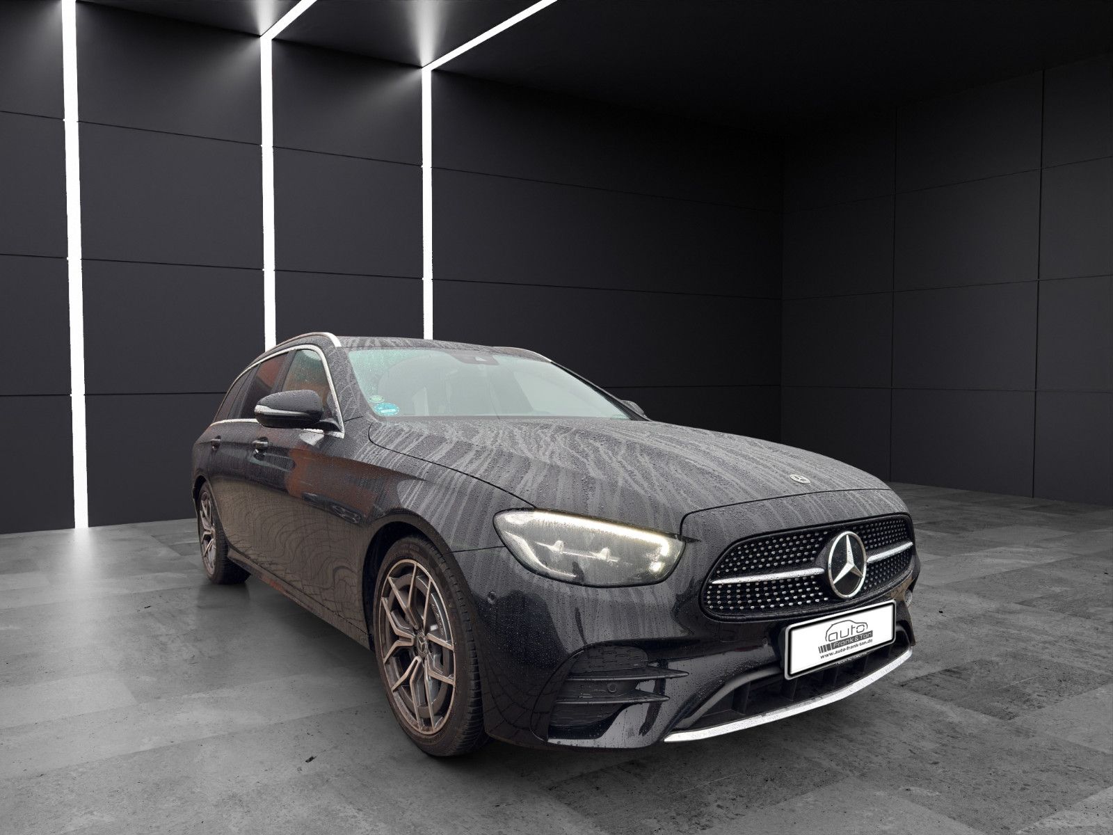 Fahrzeugabbildung Mercedes-Benz E 200 T-Modell AMG-Line*Shzg*Navi*AHK*WideSc*Cam