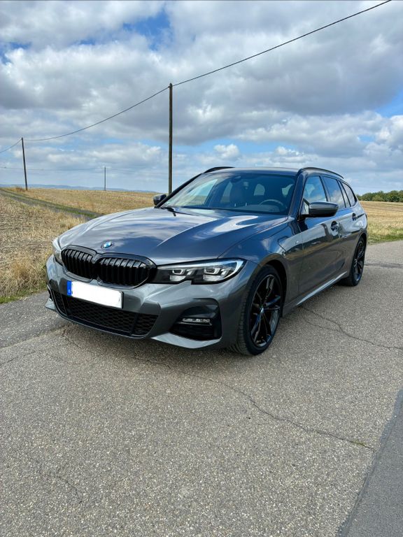 Image of BMW 320