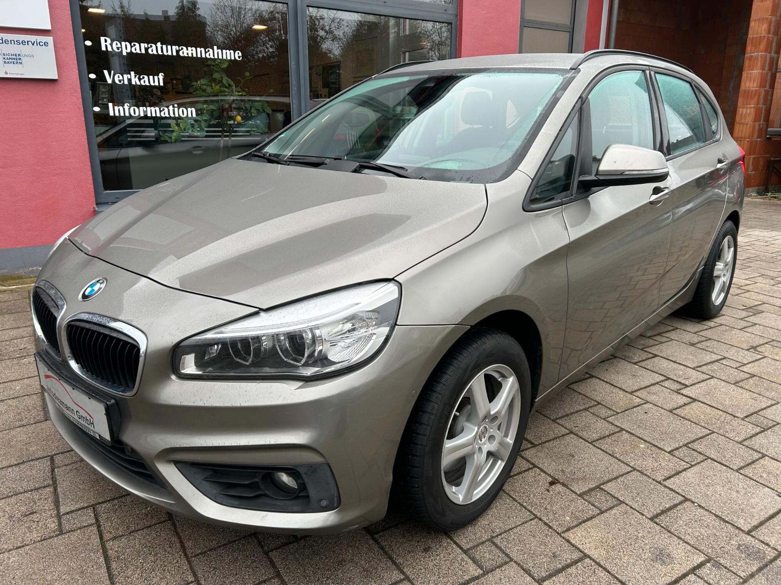 BMW 218  Active Tourer AHK SHZ 8-fach bereift