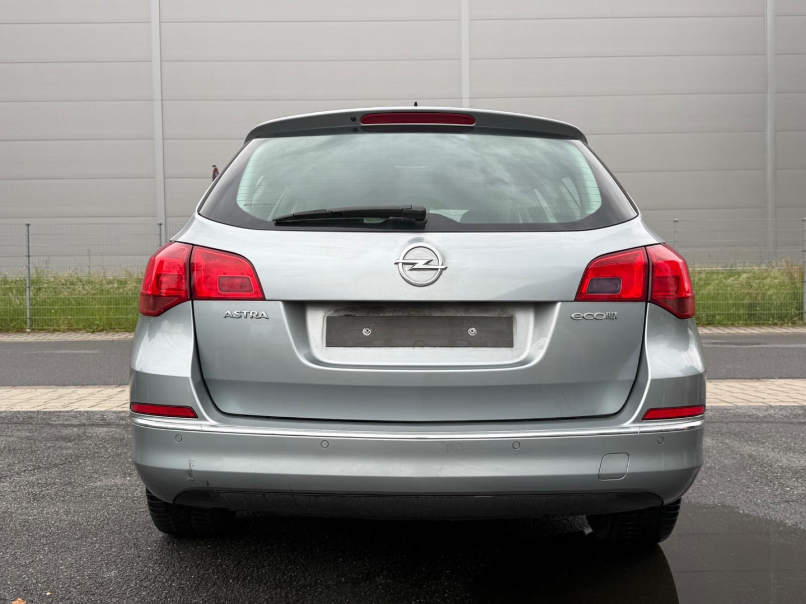 Opel Astra 2014 — photo 6