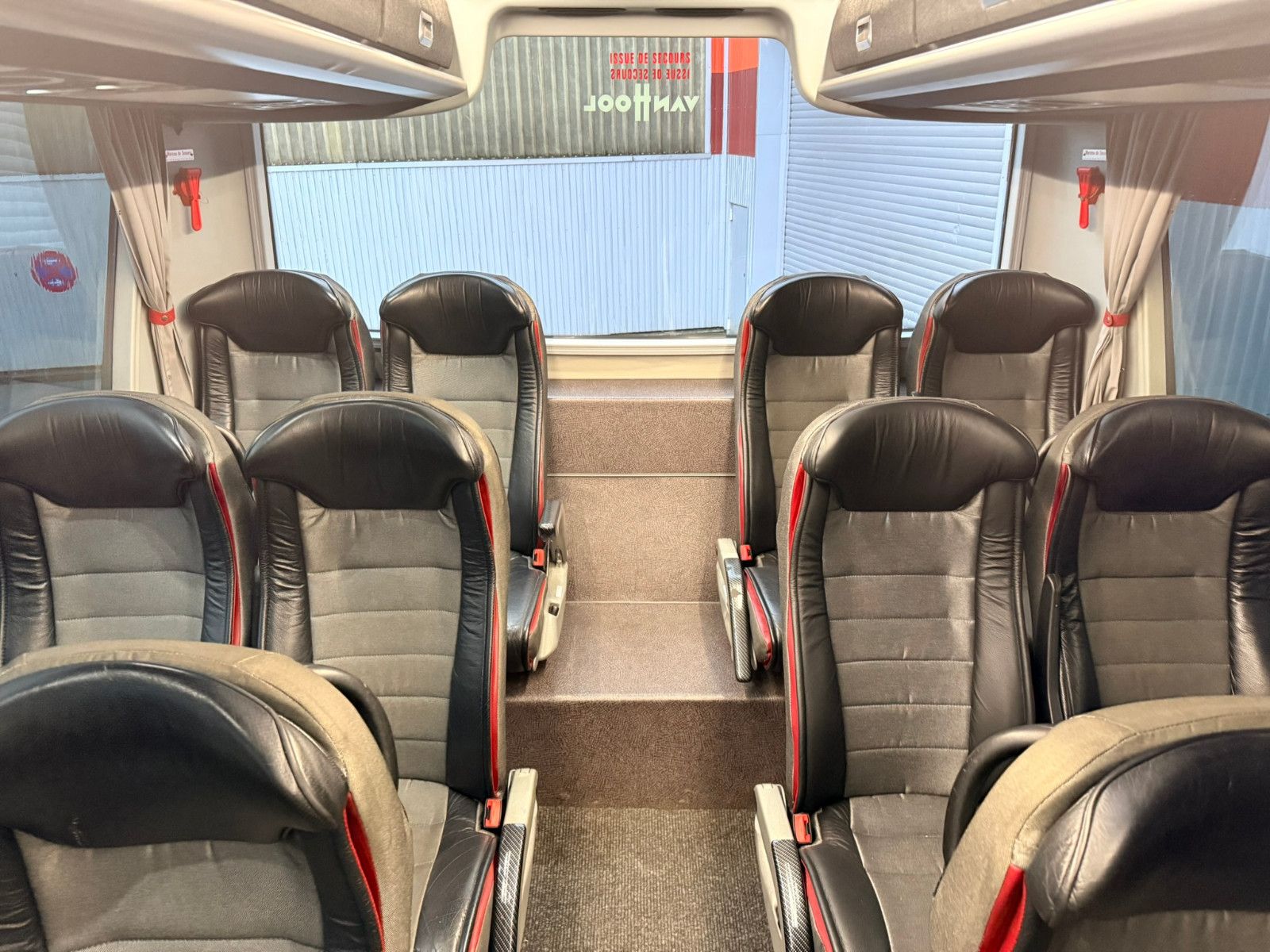 VANHOOL  2017 - Image 30 of 35