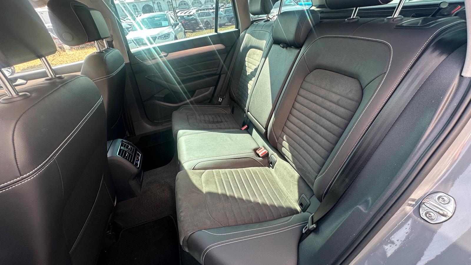 Volkswagen Passat 2.0 TDI R Line AHK STHZ VIRT 18", миниатюра 17