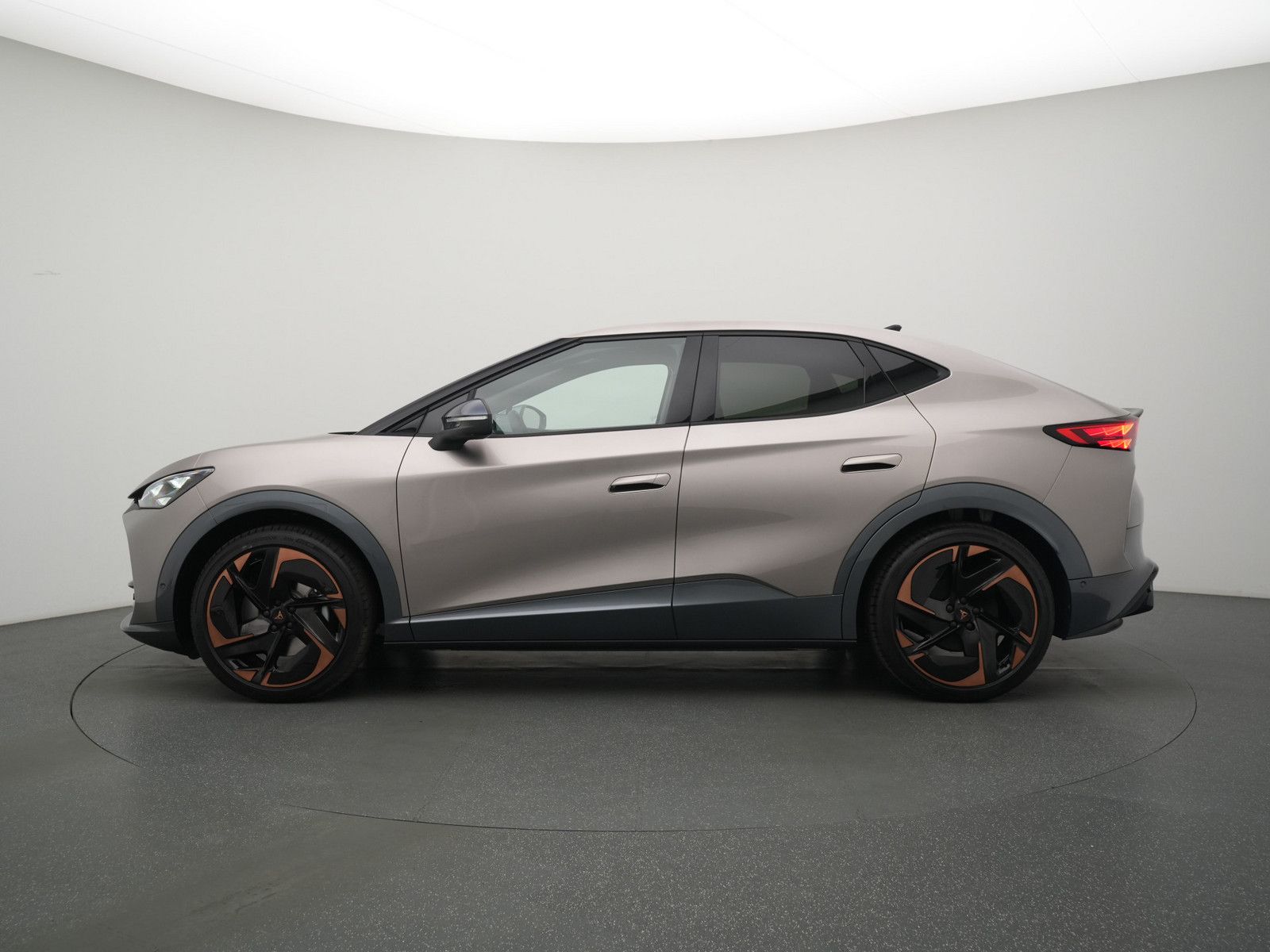 Cupra Tavascan - Bild 21