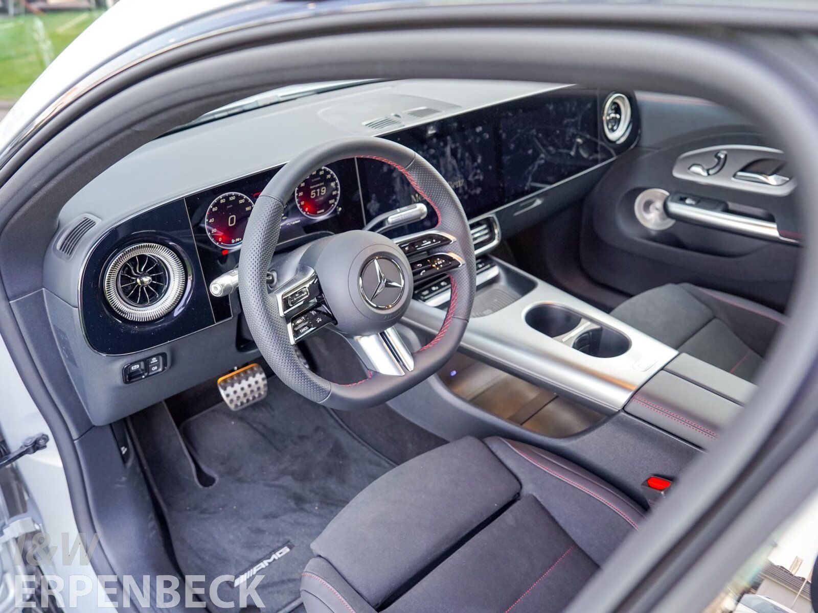 Fahrzeugabbildung Mercedes-Benz CLA 250+ EQ AMG Pano MB.Drive Distronic AHK FAP
