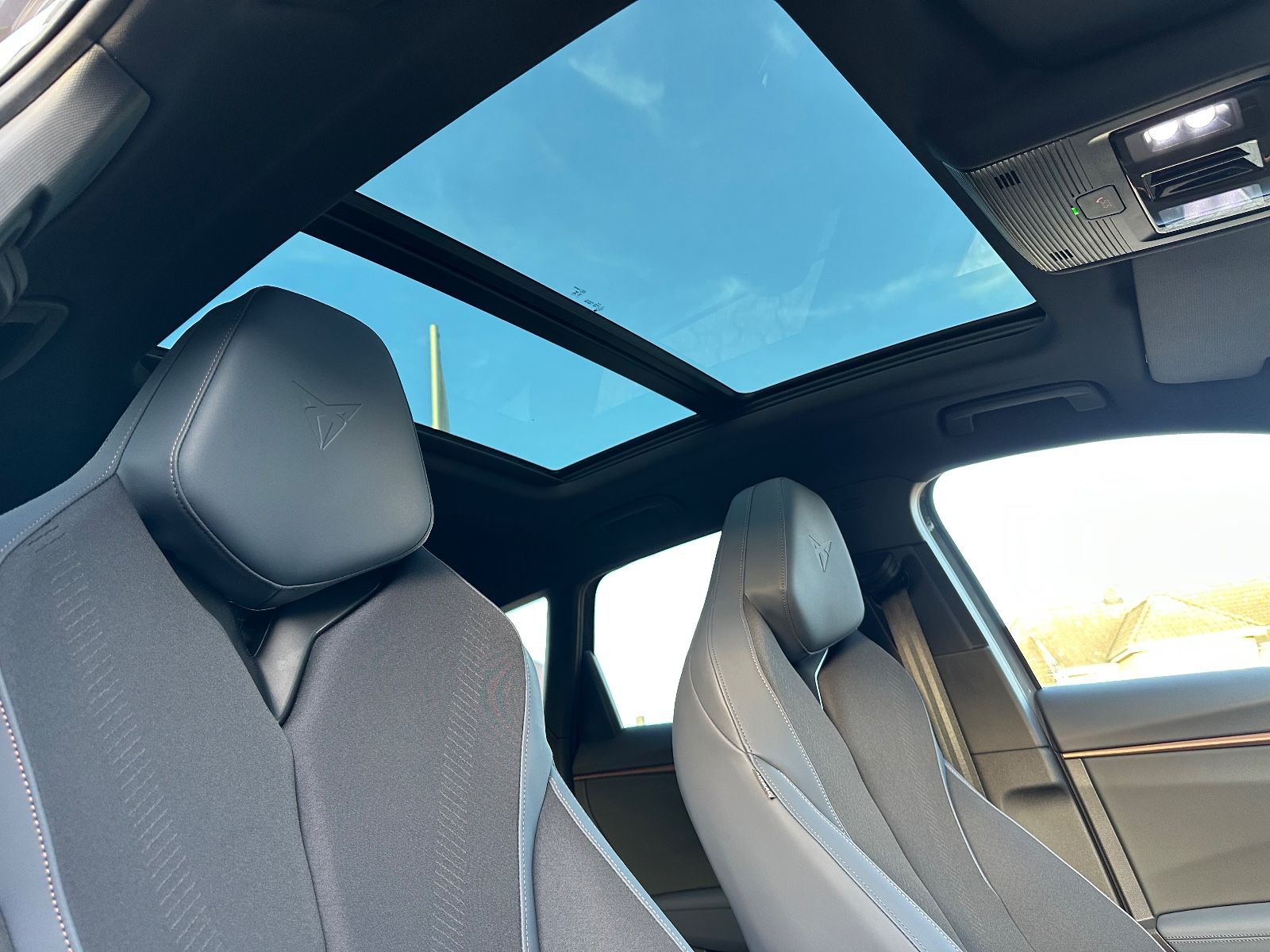 Fahrzeugabbildung CUPRA Terramar 1.5 eTSI DSG Navi/Pano/ACC/LED/AHK/GJR