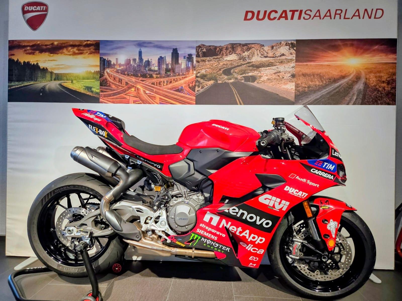 Ducati Panigale V2 MM93-Replica
