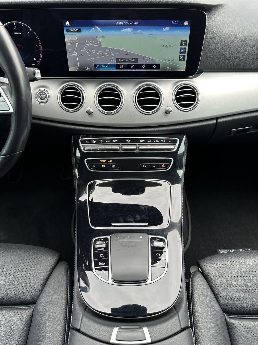 Fahrzeugabbildung Mercedes-Benz E 220d T Avantgarde NAV+LED+HUD+WIDE+KAMERA+18ZO