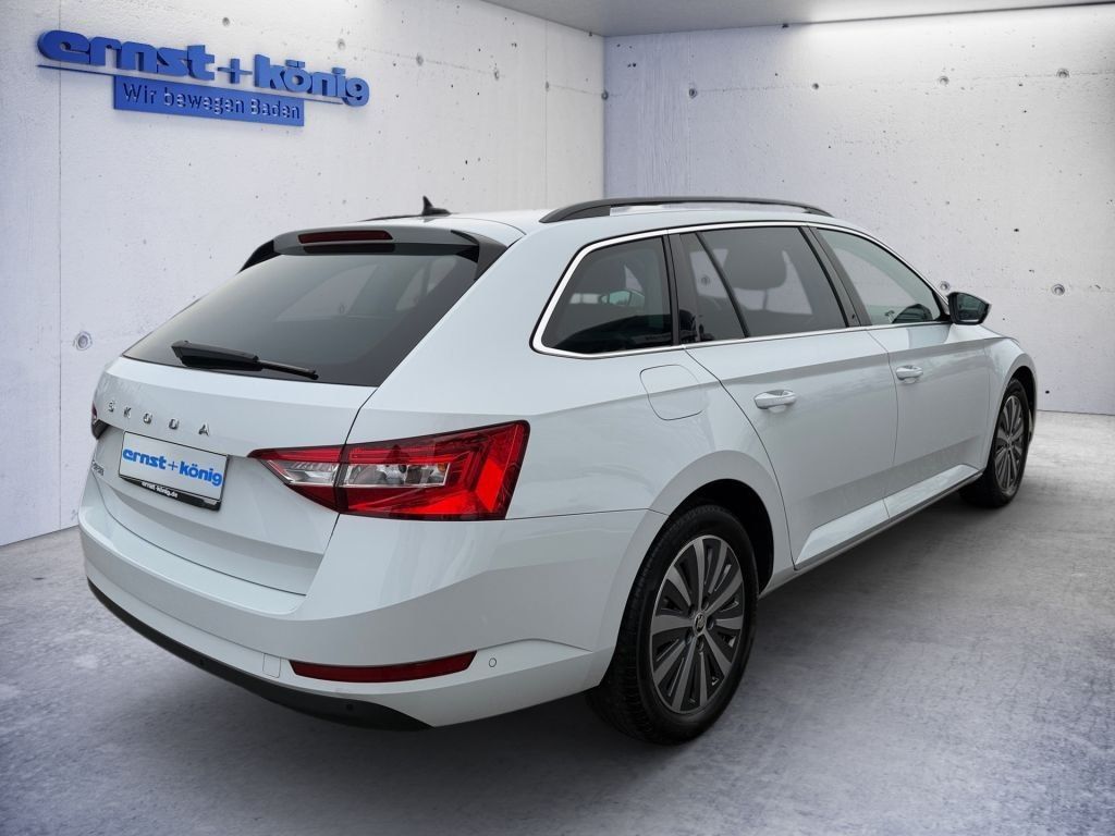 Skoda Superb Combi 2.0 TDI DSG Ambition Ambition imagem 2