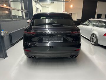 Porsche Cayenne - 6