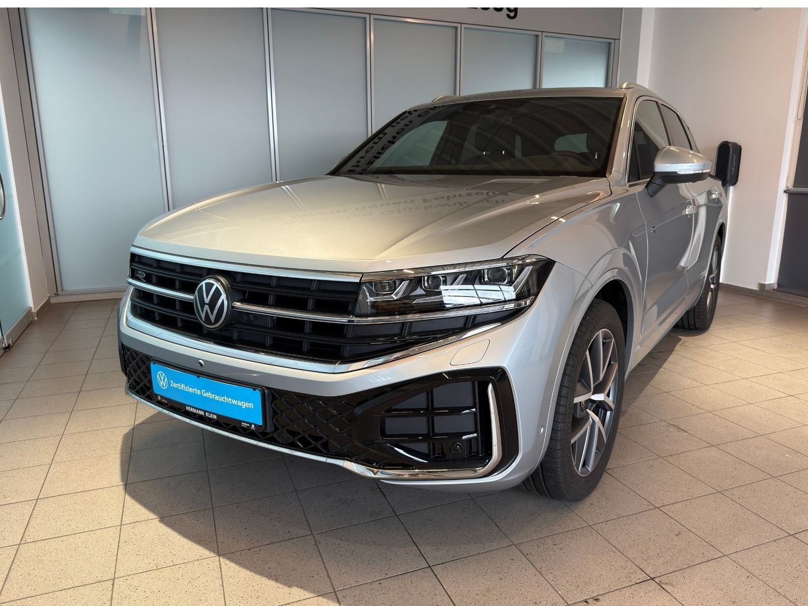 Volkswagen Touareg 3.0 TDI V6 R-Line 4Motion Leder Pano S foto 3