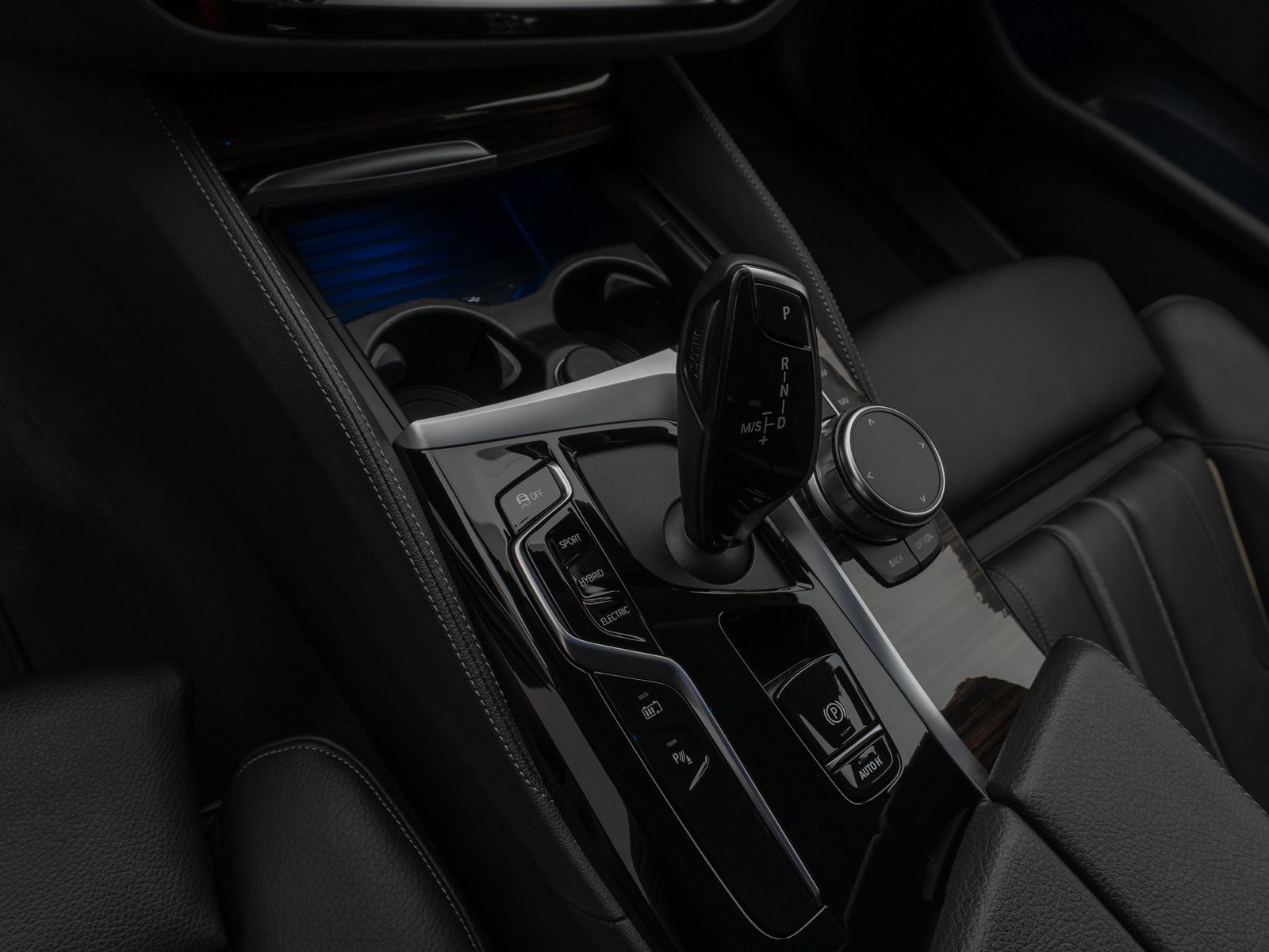 Fahrzeugabbildung BMW 530e Luxury Line Kamera DAB WLAN Alarm Sport AHK