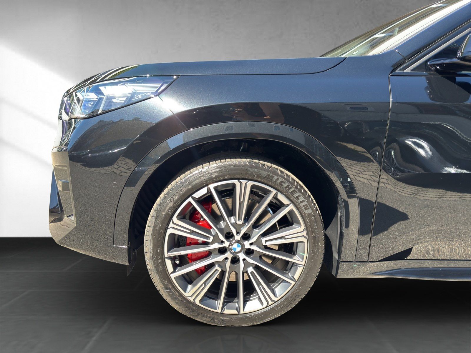 BMW iX2 - Bild 8