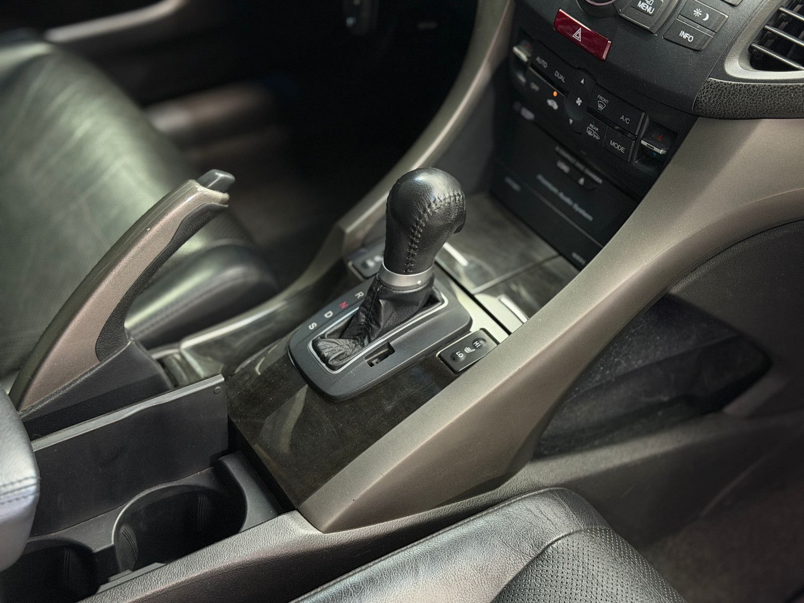 Fahrzeugabbildung Honda Accord Tourer Executive |AUTOMATIK|RF-CAM
