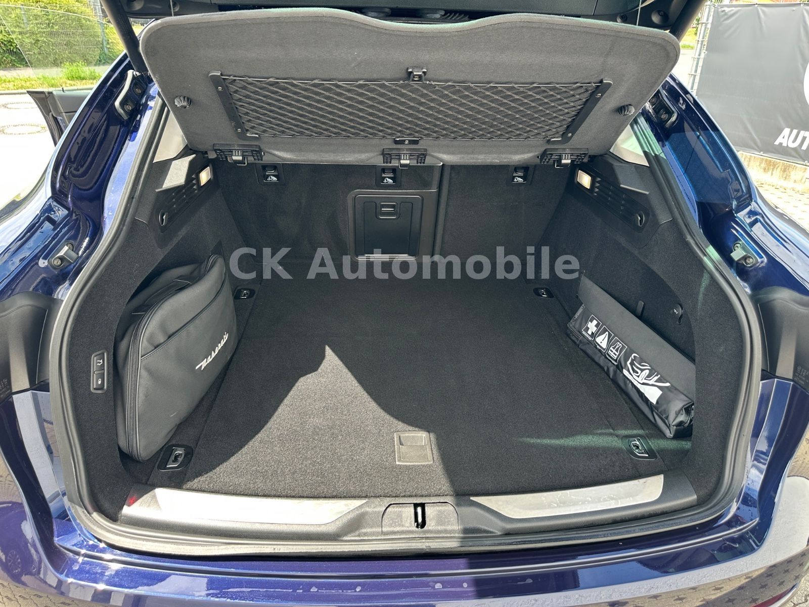 Fahrzeugabbildung Maserati Levante GranLusso S Q4/Navi/Pano/LED/360°Kam.