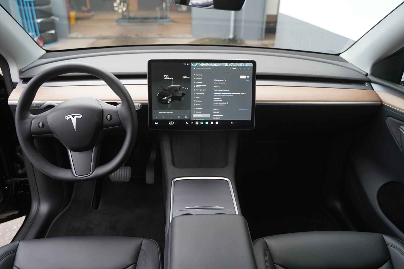 Tesla Model Y Long Range AWD *Mwst. ausweisbar*