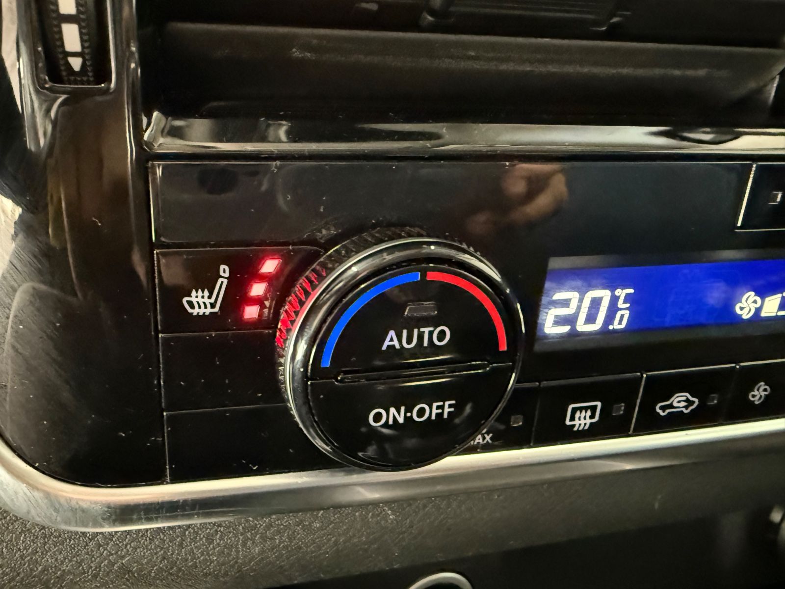 Fahrzeugabbildung Nissan Qashqai N-Connecta 360° Kamera, Navi, WP