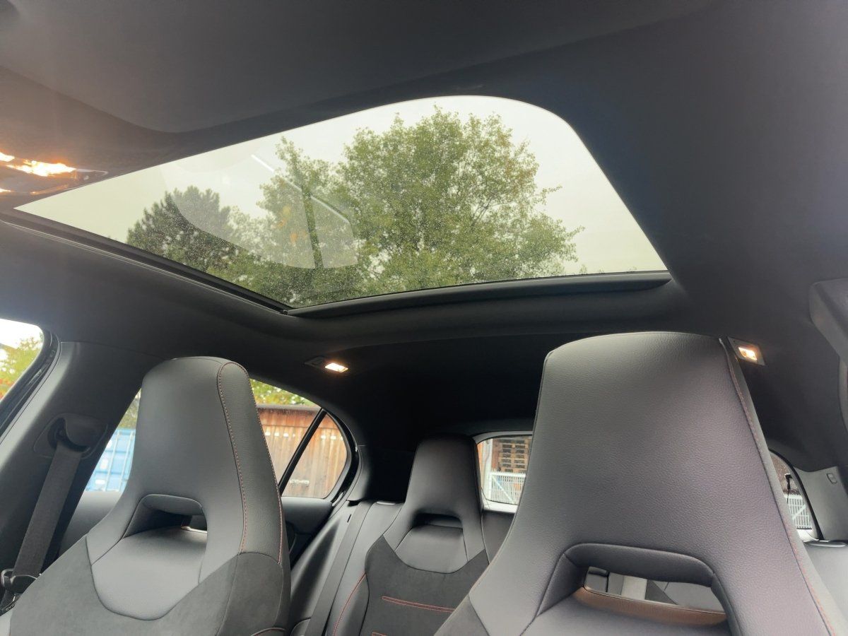 Fahrzeugabbildung Mercedes-Benz A 200 AMG/Pano/Kamera/AHK