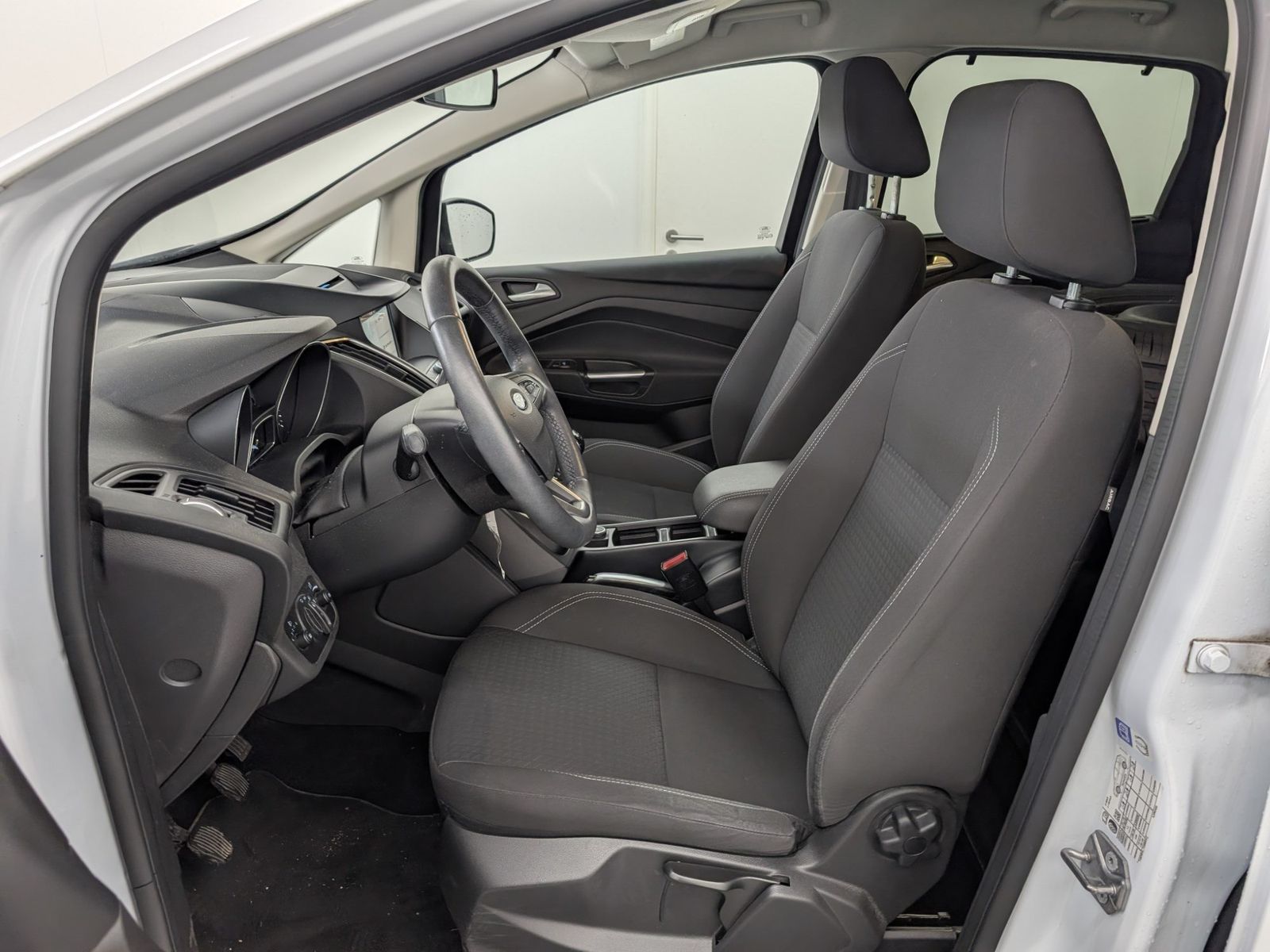 FORD C-Max 1.0 EcoBoost Cool & Connect Navi Klima SHZ – Bild 8