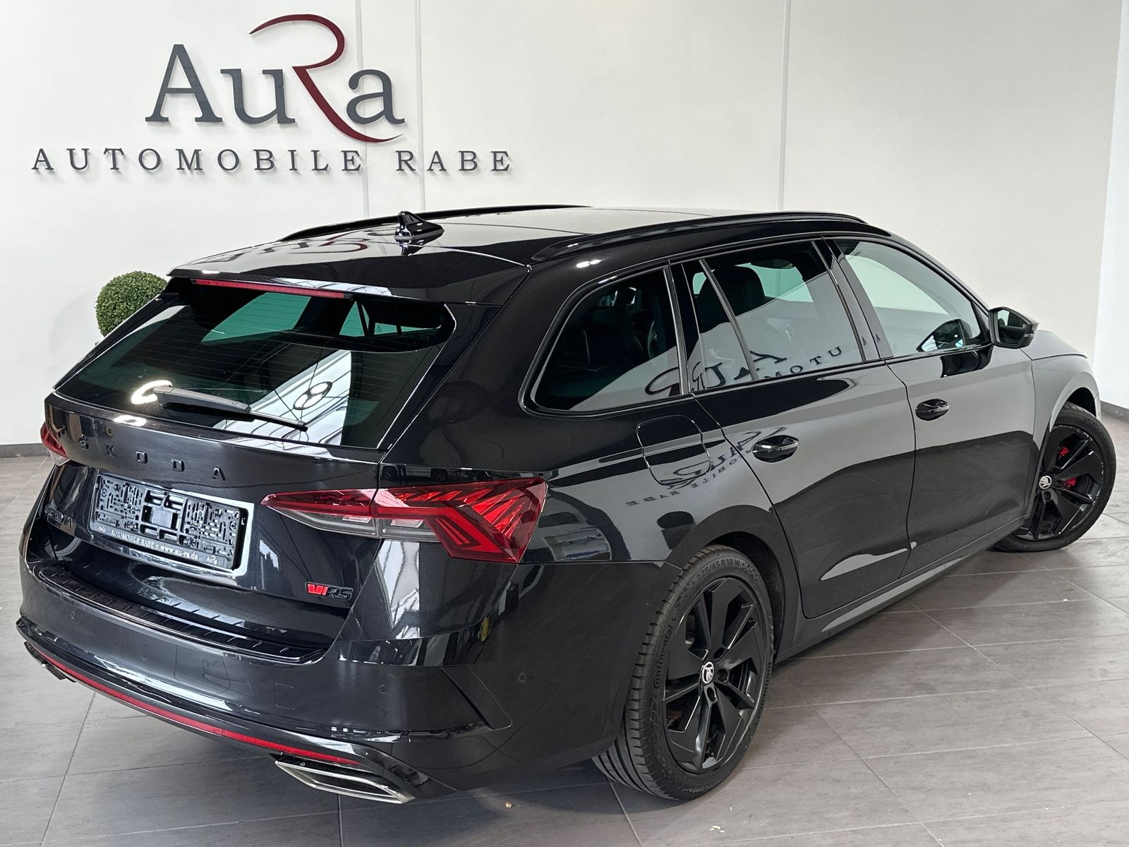 Fahrzeugabbildung SKODA Octavia Combi 2.0 TDI RS 4x4 NAV+LED+PANO+KAMERA