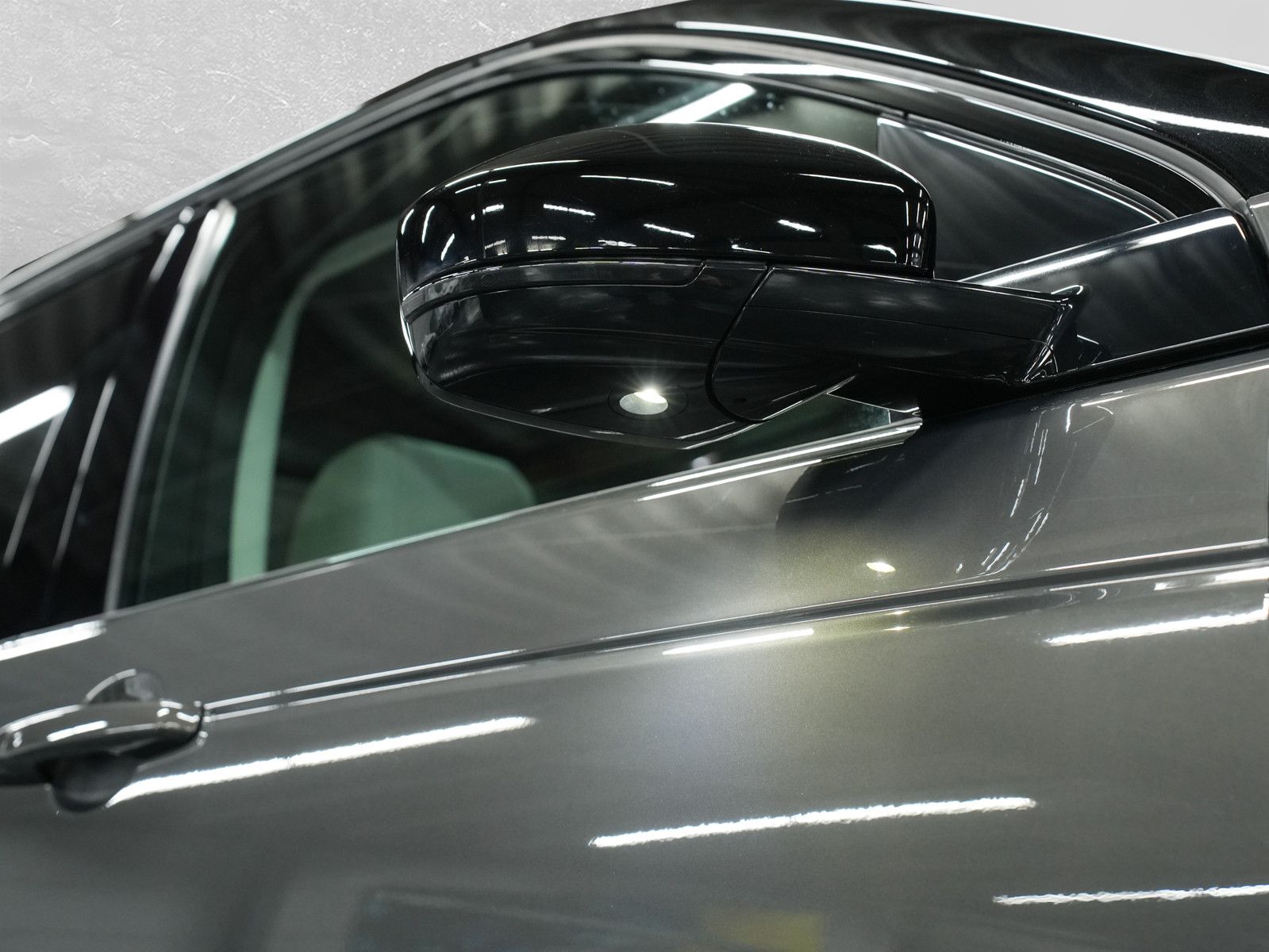 Fahrzeugabbildung Land Rover Discovery Sport HSE AWD - 1.Hand|Mwst.|39 tkm!