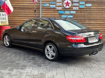 Mercedes E 220 - 11