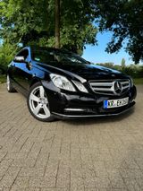 Mercedes-Benz E 250 Coupé E 250 CDI BlueEFFICIENCY AVANTG.... - Mercedes-Benz E 250 in Duisburg