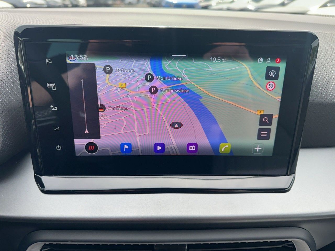 Fahrzeugabbildung SEAT Arona FR Black Edition 1.5 TSI 110 PS DSG - mit KI generiert/bearbeitet