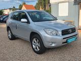 Toyota RAV 4 2.0-l-VVT-i*4x4*Autom*Leder*Sitzh.*Klima* - Toyota RAV 4 Gebrauchtwagen in Berlin