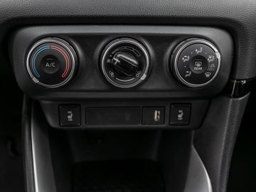 Toyota Yaris 1.5 Team Deutschland Kamera Navi LED