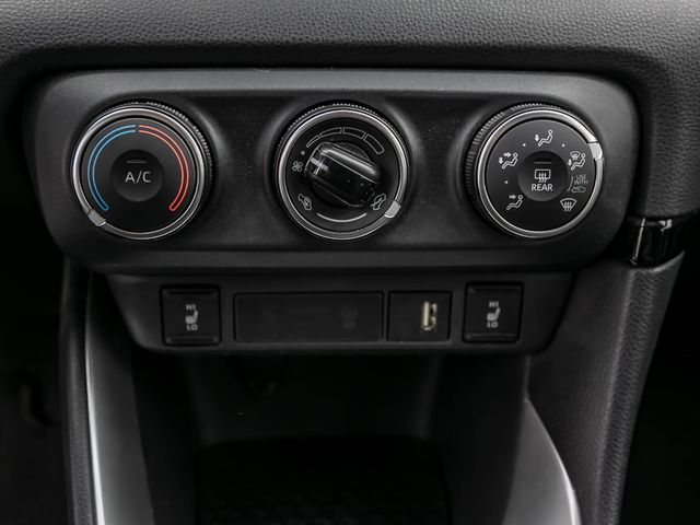 Toyota Yaris 1.5 Team Deutschland Kamera Navi LED