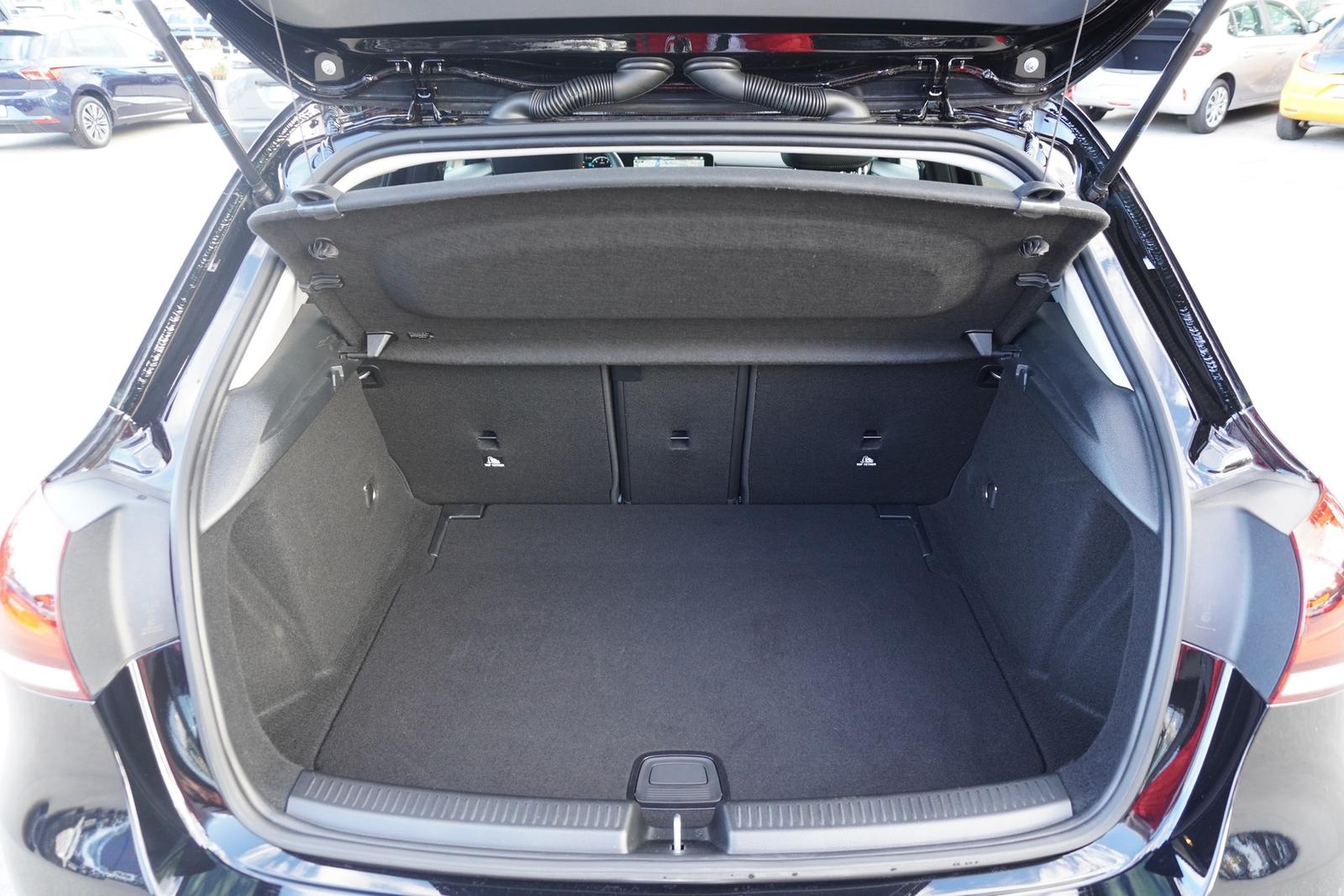 Mercedes-Benz A180 Progressive 7G-DCT LED Navi Kamera Tempomat