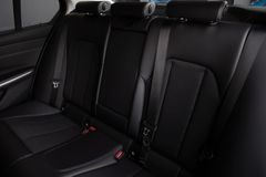 BMW 320i Advantage*Limousine*Unfallfrei*BMW-Garantie