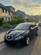 Seat Leon 2.0 TDI FR Modell - 8x bereift, ... - Seat Leon aus 2008: TDI